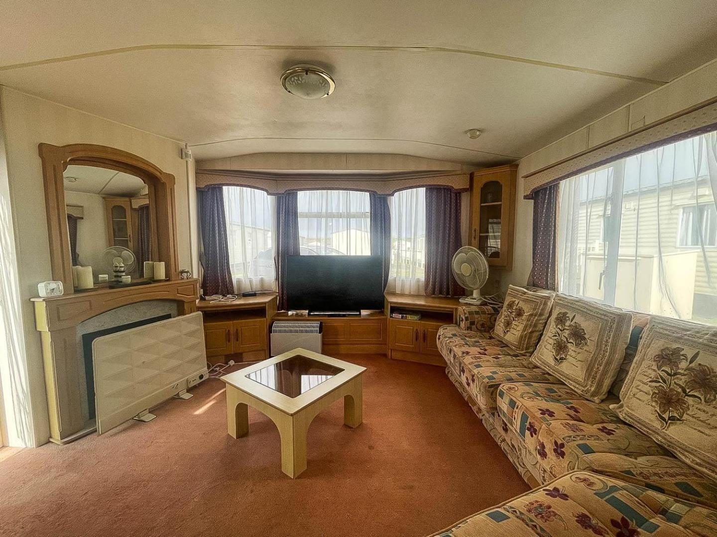 6 Berth Caravan With Decking Nearby Heacham Beach In Norfolk Ref 21047A Hotel Bagian luar foto